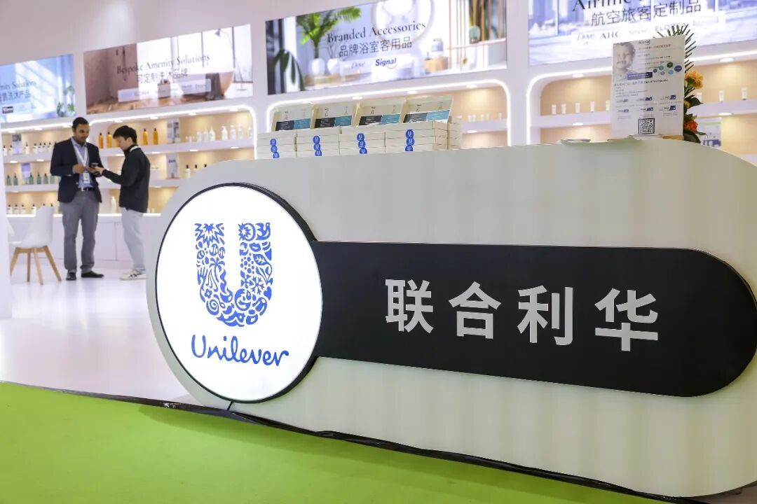 中东战火可能要影响到洗头洗澡洗衣了！消费品巨头宣布涨价：洗发水等或涨3%