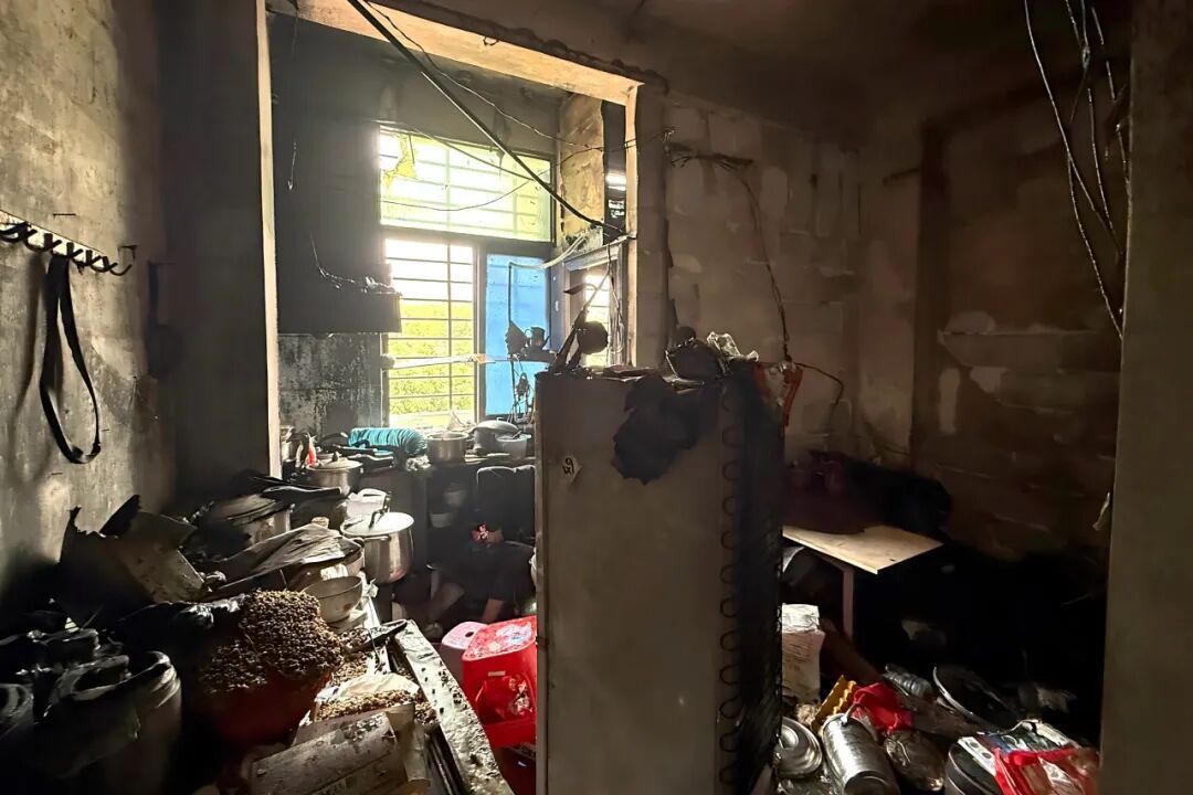 时隔三年，老夫妇又一套房子被烧！这个习惯真的会“火上浇油”