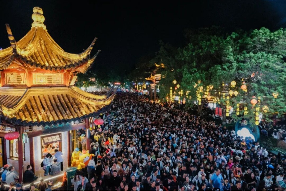 孩子在南京夫子庙丢不了！5月1日17名走失小孩100%找回！