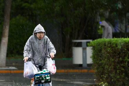 看北京｜今日上午市区突降阵雨