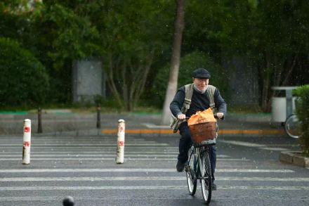 看北京｜今日上午市区突降阵雨