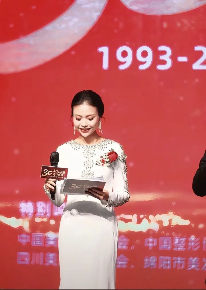 女主持人因病离世，年仅37岁……患病后仍坚持主持活动，去年曾许愿再活5年