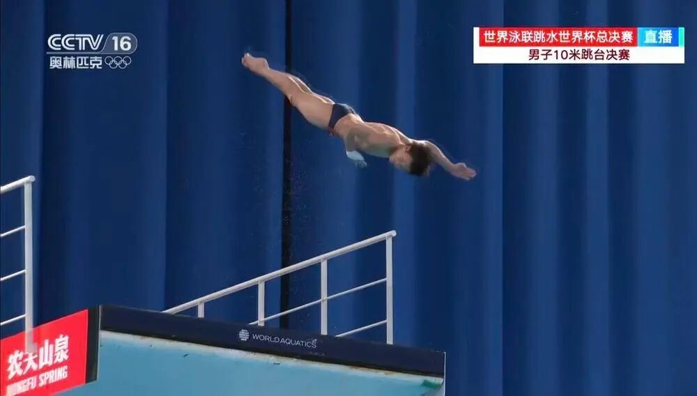 19岁白钰鸣首夺跳水世界杯总决赛男子10米台冠军，中国队包揽9金收官！
