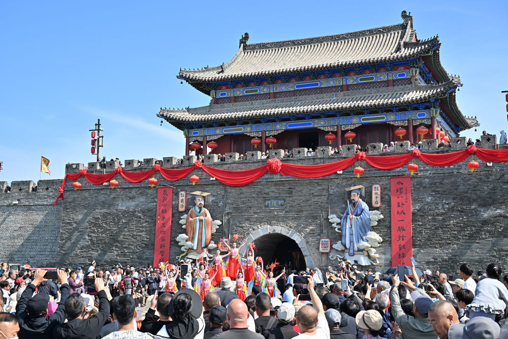 假日江山丽 旅途活力足——“五一”假期掀起出游热潮