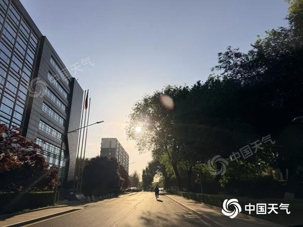 五一假期最后两天北京晴朗升温 大风天气依然频繁
