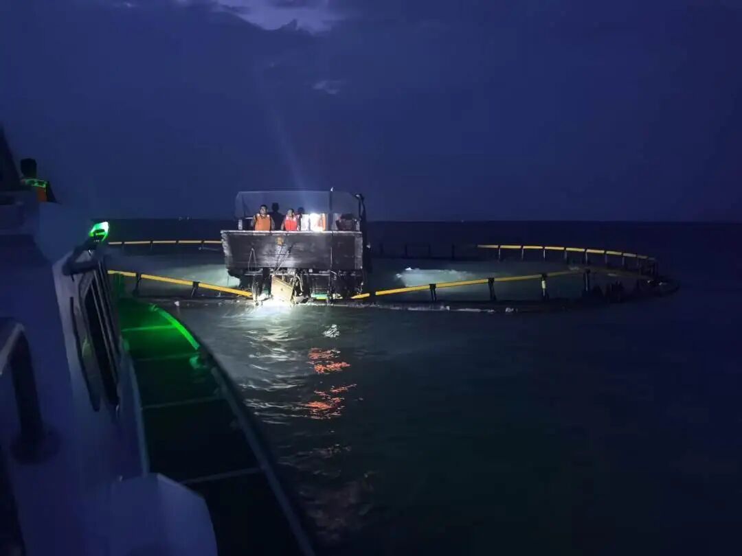 广东一男子独自出海后彻夜未归，落水后在海上漂流6个多小时，海警紧急救援→
