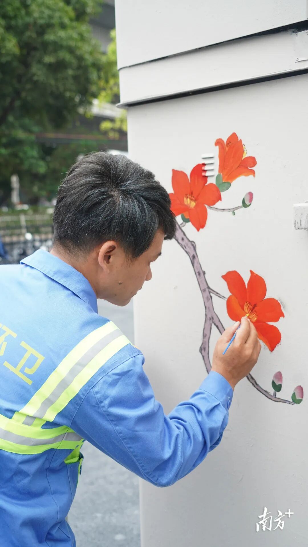 两位普通劳动者，给出了关于幸福的答案