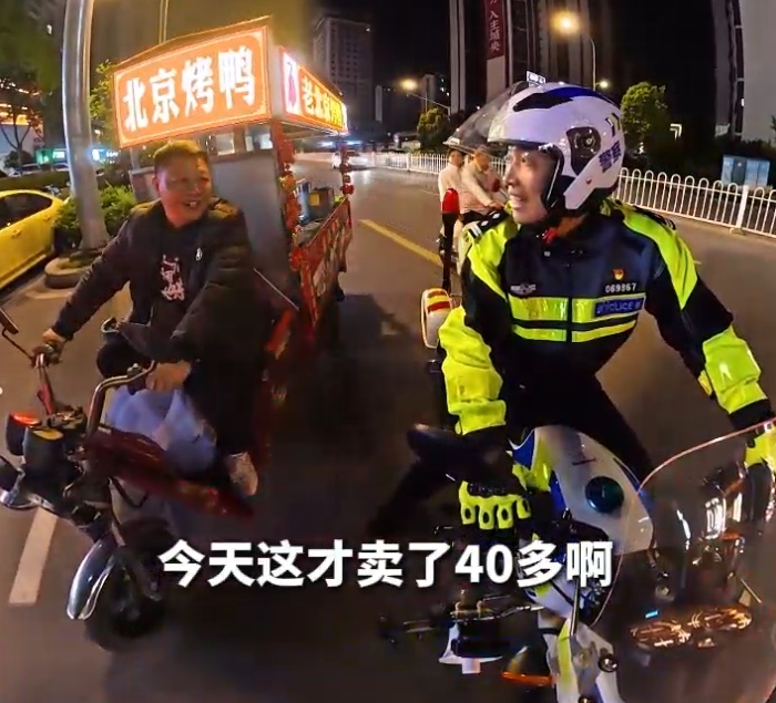 事发深夜！襄阳街头这一幕，全网刷屏！