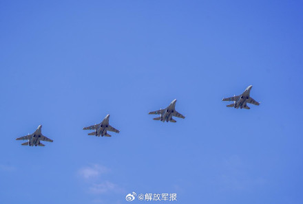 看不够！空军战机直刺苍穹