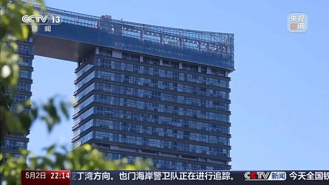 35岁主管被AI替岗，降薪1万，协商不成后被裁