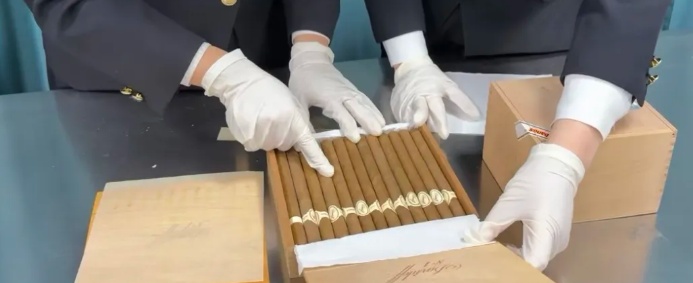 脑洞太大！以“蜡烛”为名申报入境，被海关一眼识破，共查获4651支走私品牌雪茄