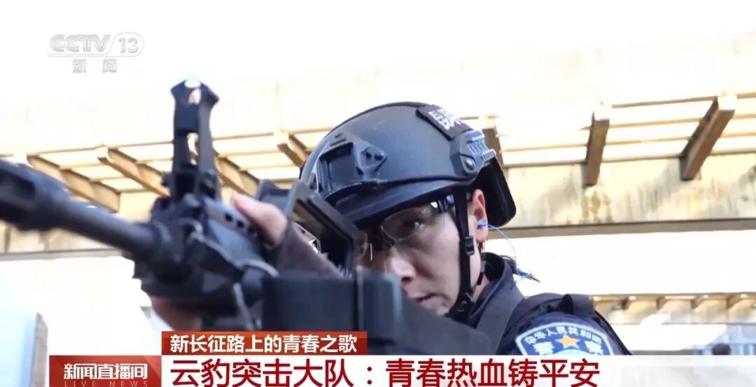 防弹衣连中两枪！反恐队员为解救人质，遭歹徒连续射击