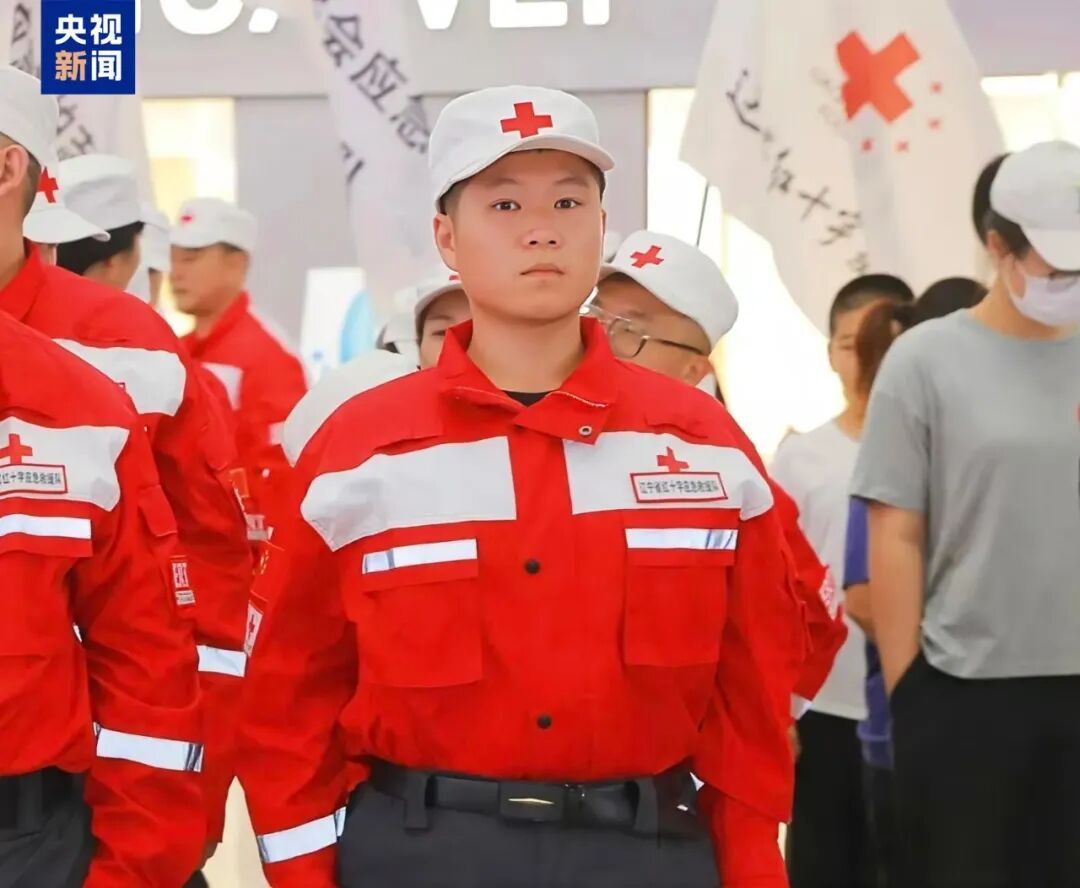 获奖名单上，他的名字被加上了方框……