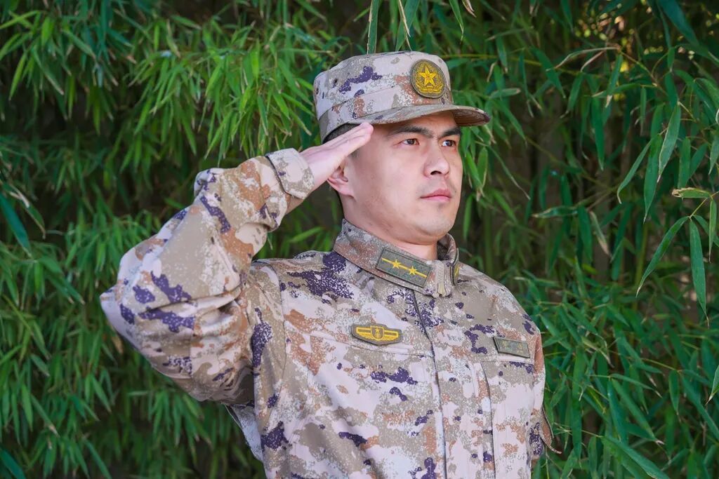 退役五年后，他被授予中尉军衔！