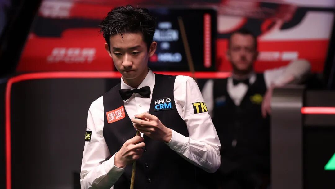 “00后”吴宜泽，世界冠军！丁俊晖、赵心童发文祝贺