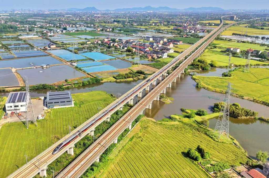 长三角铁路今日迎返程客流最高峰：预计发送428万人次，增开旅客列车469列