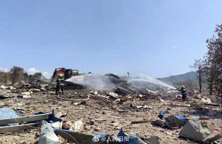 注意安全！直击浏阳烟花厂爆炸救援核心区