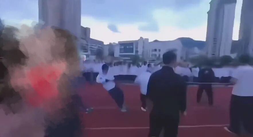 副校长用脏话辱骂女学生？官方通报！