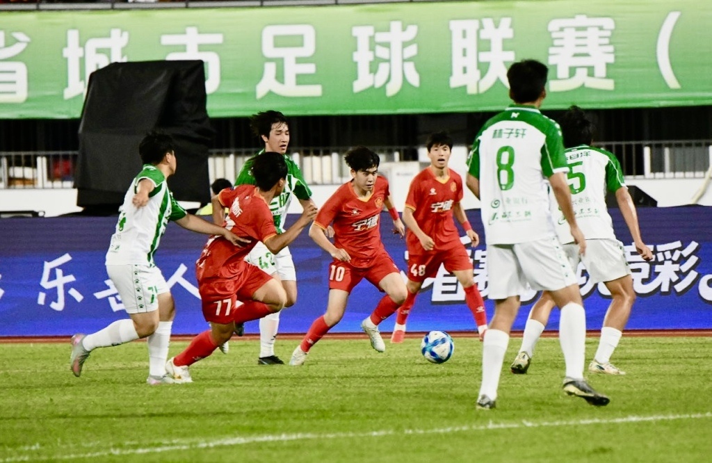 城市足球联赛，成为五一假期“第二景区”
