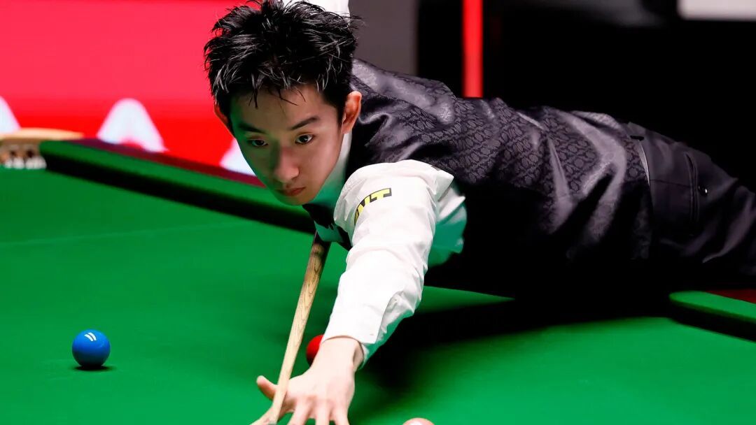 中国00后小将吴宜泽获斯诺克世锦赛冠军！丁俊晖和赵心童发文祝贺