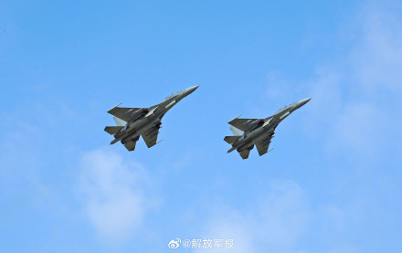 一键保存！空军战机训练酷图来了