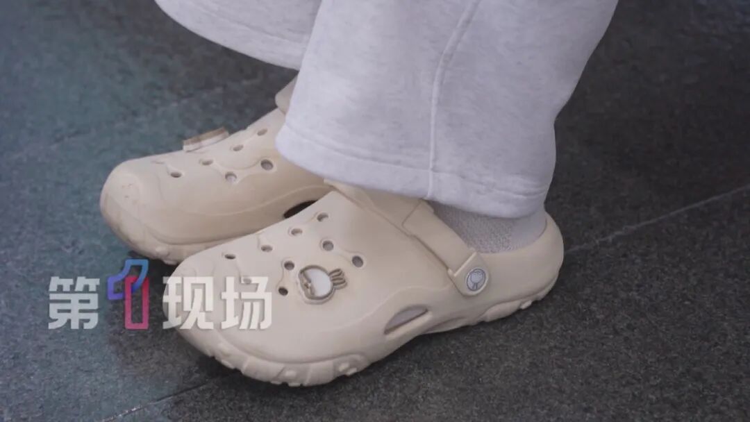 爱穿拖鞋的广东人注意！有人穿完红肿一片，这病夏季更常见…