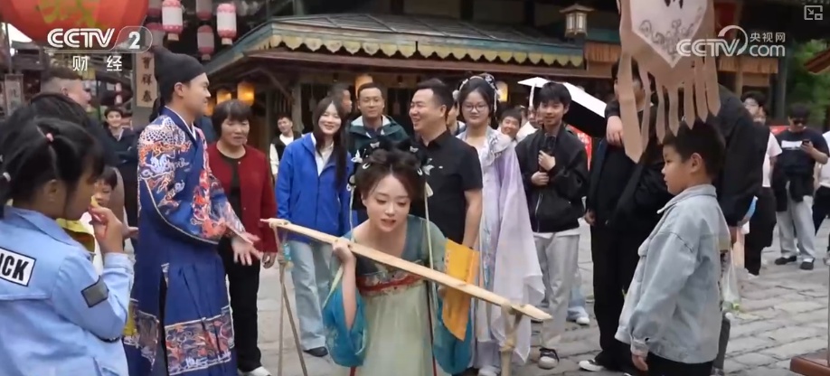 依托影视IP升级服务 从“打卡”到“入戏”游客沉浸式乐享“五一”假期
