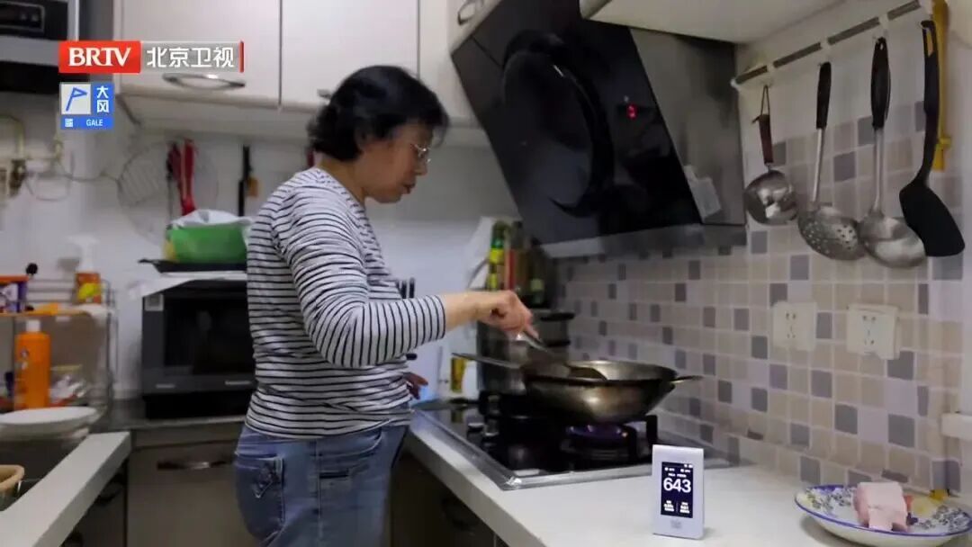天天这样炒菜≈慢性中毒！伤肺毁血管，甚至会“养大”癌细胞