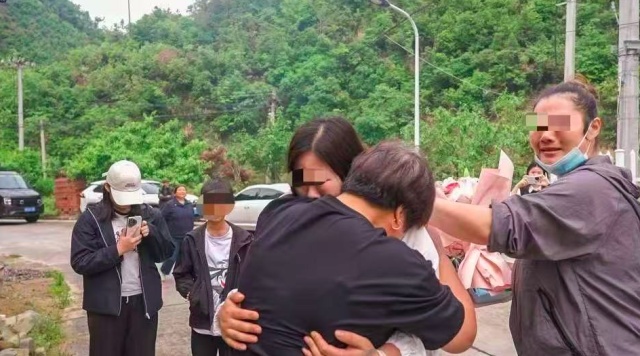 “我终于找到妈妈了！”河北女子回到杭州，放声大哭！足足30多年了......
