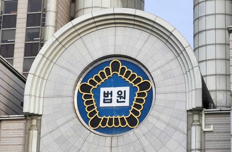 韩国前总统夫人金建希股价操纵案二审法官死在法院内，细节披露：该法官“疑似坠亡”…