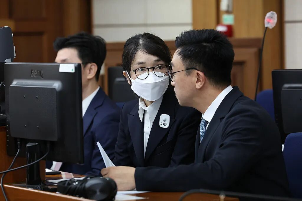 韩国前总统夫人金建希股价操纵案二审法官死在法院内，细节披露：该法官“疑似坠亡”…