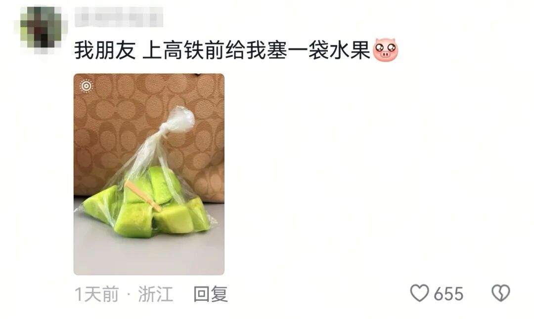 跟闺蜜的相处模式：互相不回对方消息但是都“库库”发……
