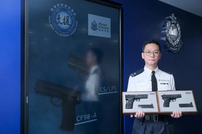香港警察持国产冲锋枪亮相，警务处回应