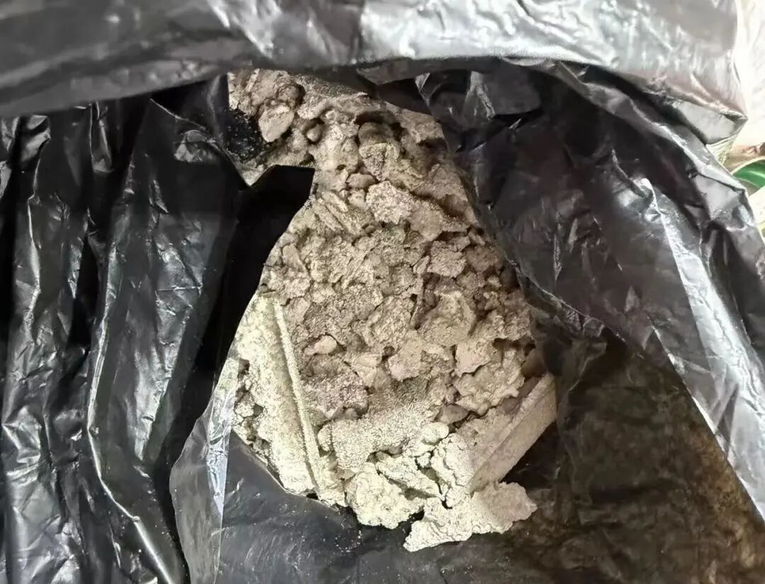 这把银碎屑，有“猫腻”