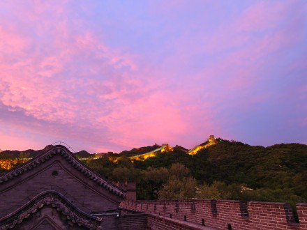 八达岭晚霞映雄关