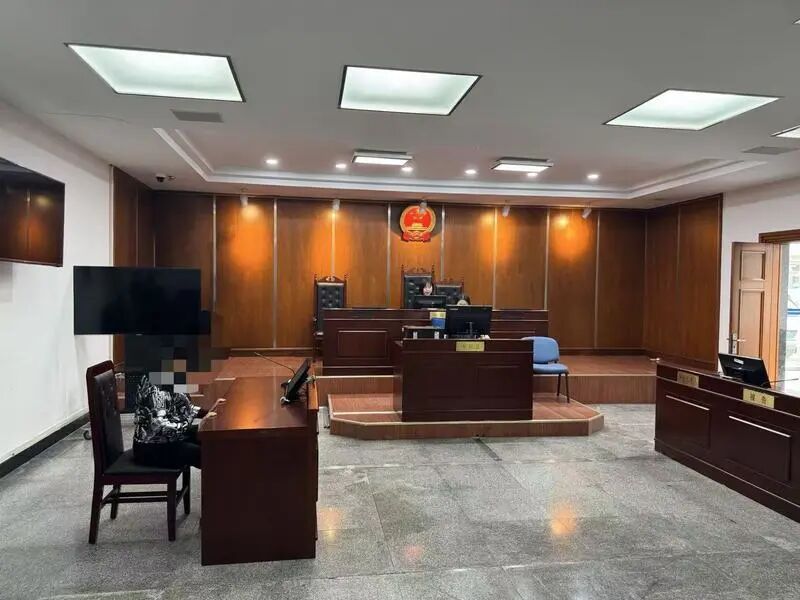 网购电动车电池充电引发火灾，北京一车主被判赔偿邻居车辆损失
