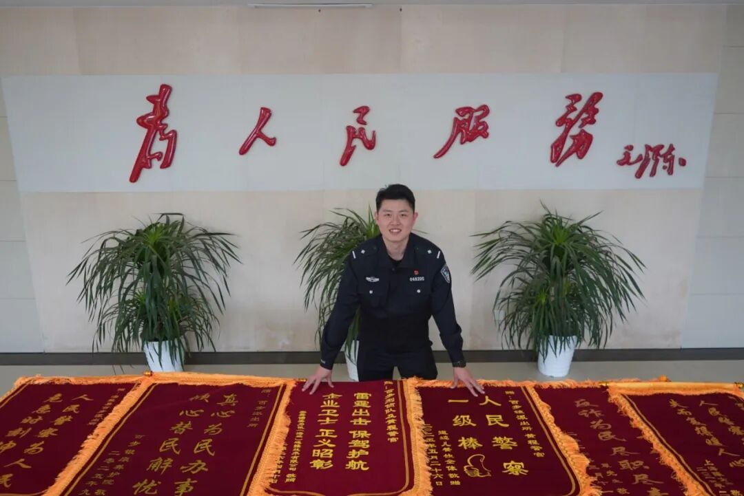 这把银碎屑，有“猫腻”