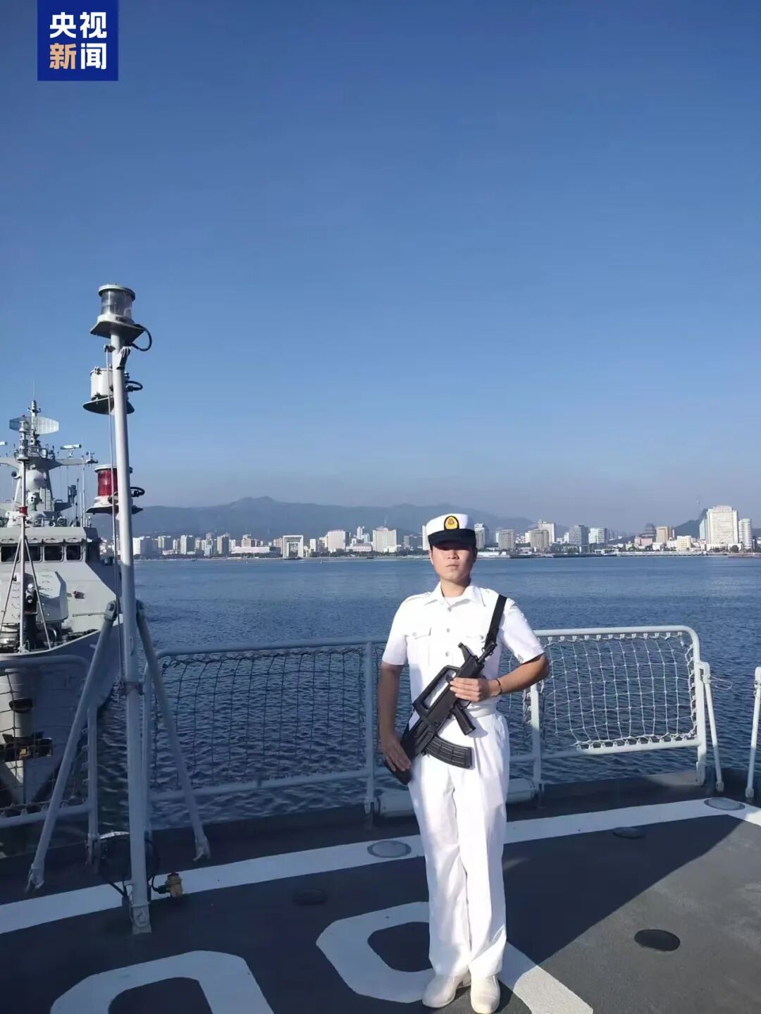 获奖名单上，他的名字被加上了方框……