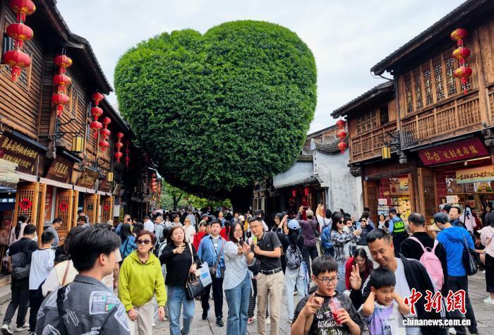 税收数据显示：“五一”假期中国消费活力足