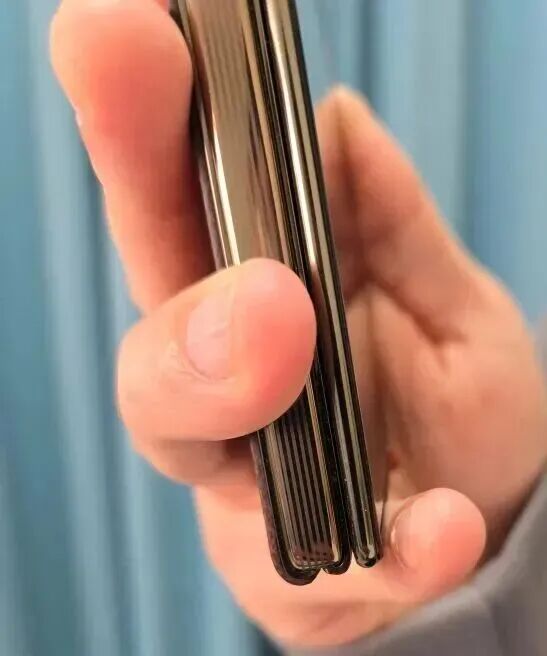 你正在用小拇指当手机支架吗？快改！