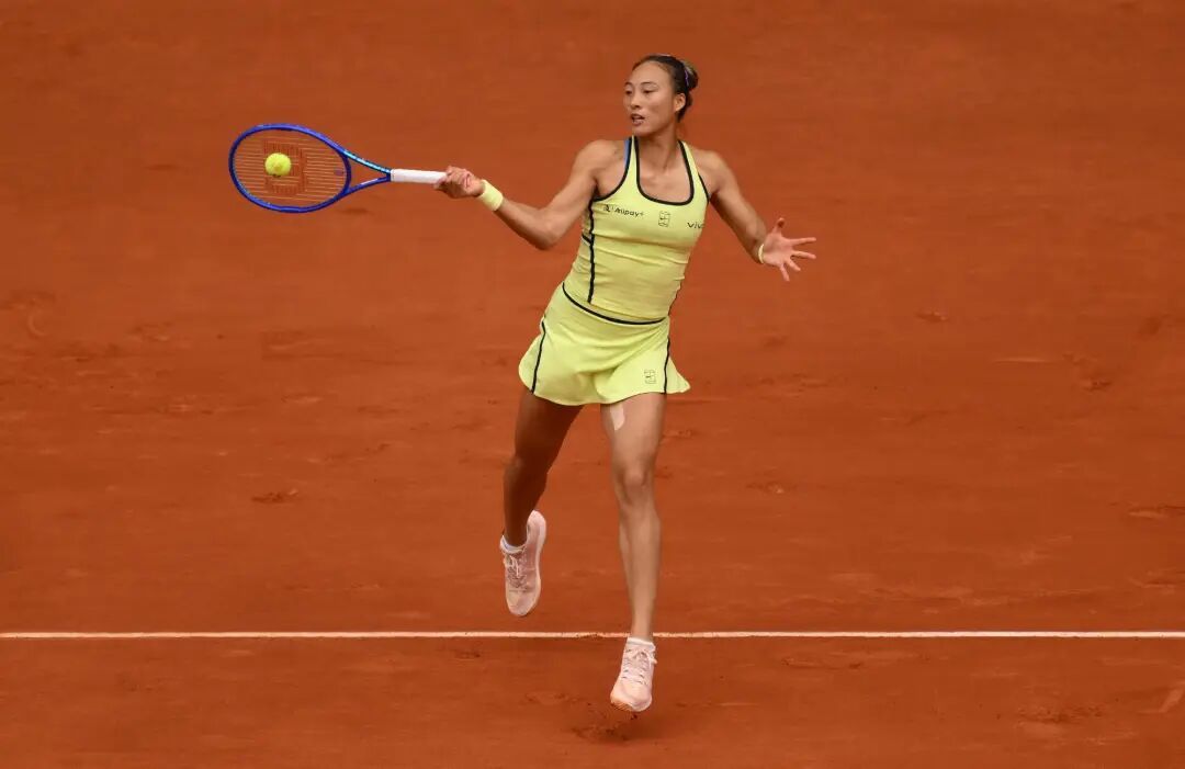 轰出11记Ace！郑钦文晋级WTA1000罗马站32强