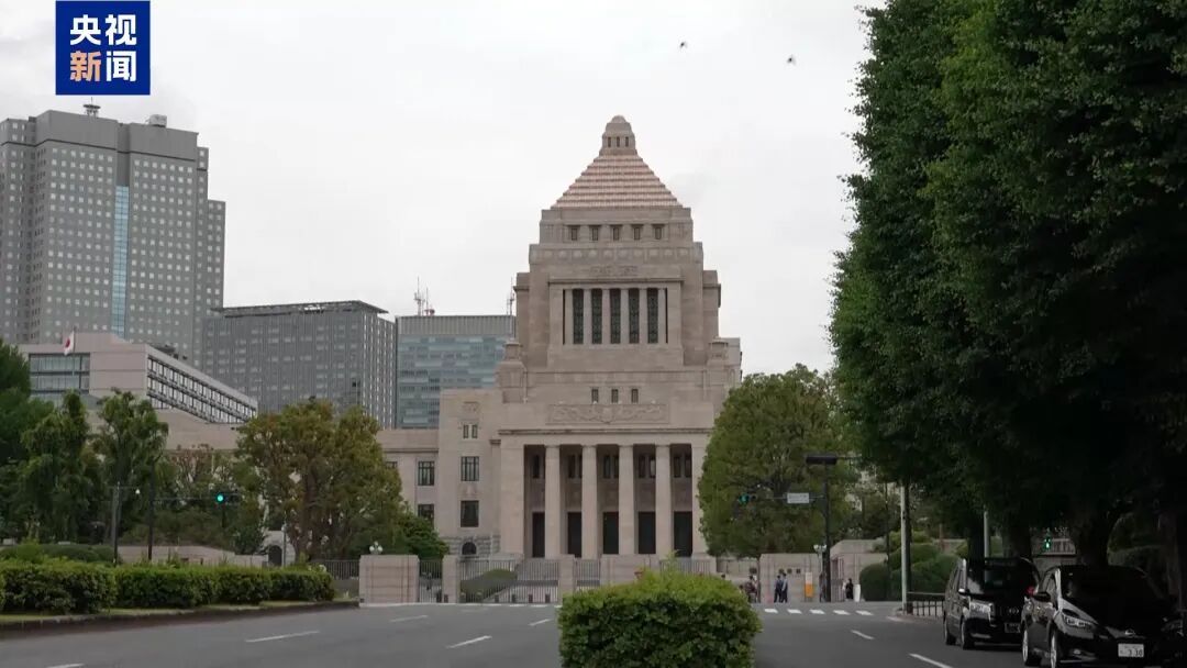 日本战后首次在境外发射进攻型导弹 小泉进次郎摇旗呐喊卖武器，民众怒了！