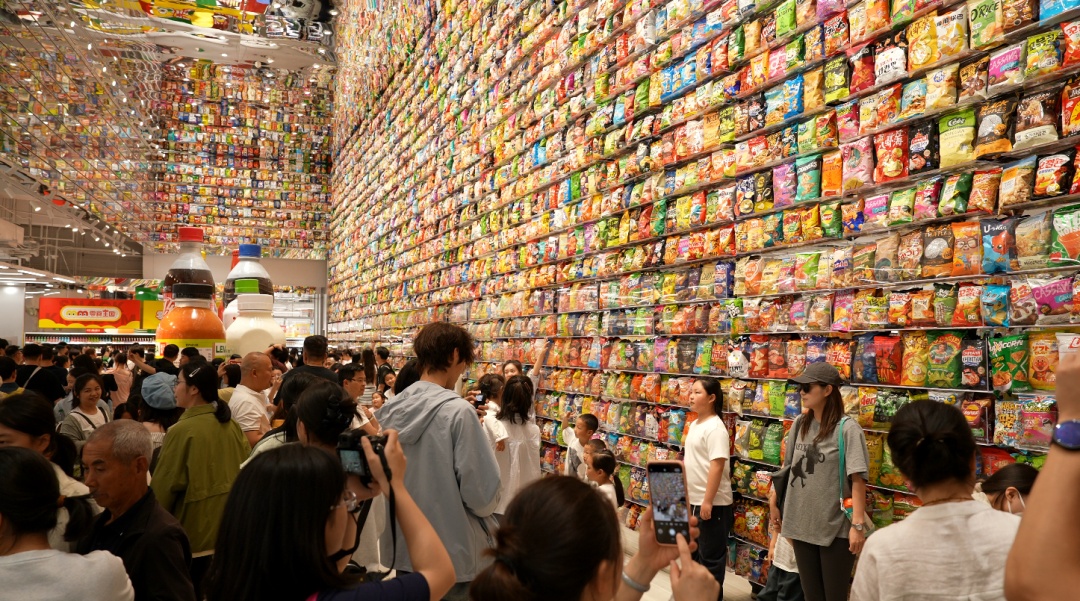 “五一”不卖货的全球最大零食店为何赢了人心？