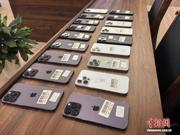 利用“极速退款”偷换手机原装配件 上海警方侦破一起“买真退假”诈骗案