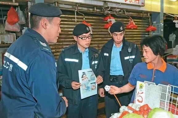 香港女子报警称半岁女儿被“说普通话的人”拐走震惊全港，真相披露：女婴断气后被丢进垃圾桶，警方翻遍8000吨垃圾寻找尸体，女子被判5年