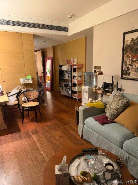 住酒店被索磨损费双方已协商不收钱 律师称房费中已包含磨损费