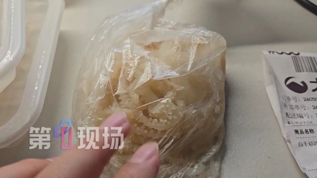 买了5盒全都是过期的！！知名商超被曝售卖问题千层肚，市监已介入
