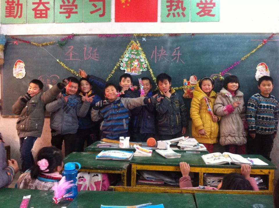 安徽一女老师点外卖，发现骑手是曾经的学生：兼职赚钱，肯努力的人，永远都在发光