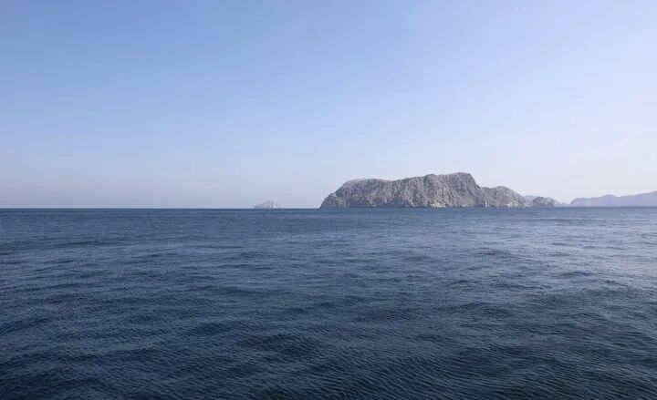 美伊“极限僵持”，霍尔木兹海峡暗流汹涌