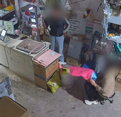 “真的就是衣服...”女子寄出一件“衣服”，为何惊动两地警方？
